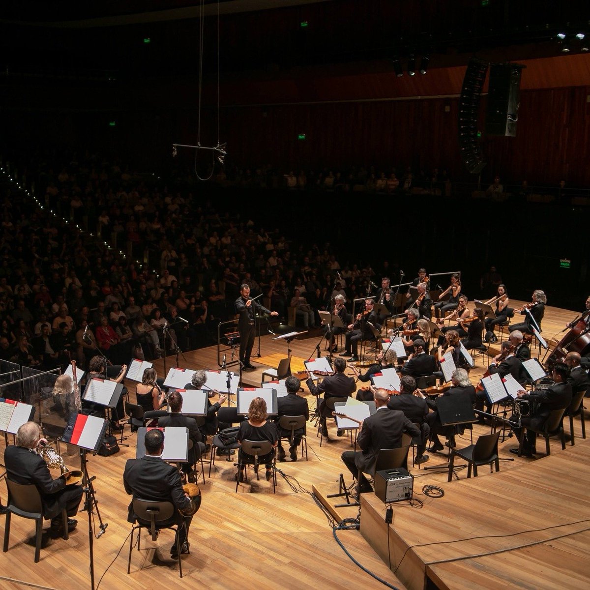 CONCIERTO | Miércoles 24 de abril a las 20.00 en el @CCKcultura
Orquesta Nacional de Música Argentina dirigida por @ezesilber interpreta obras de Hagman, Enrich, Ginastera y De Caro-Ruffet.
Entrada gratuita con reserva en cck.gob.ar