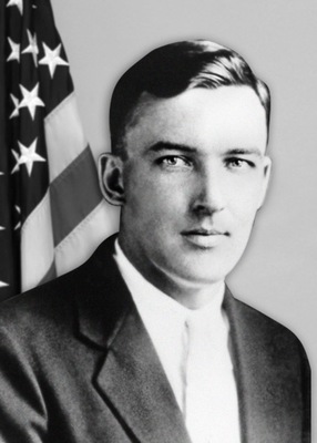 #FBI Tampa honors the memory of Special Agent W. Carter Baum, who was shot and killed by notorious gangster 'Baby Face' Nelson on April 22, 1934. #WallofHonor
 fbi.gov/history/wall-o…