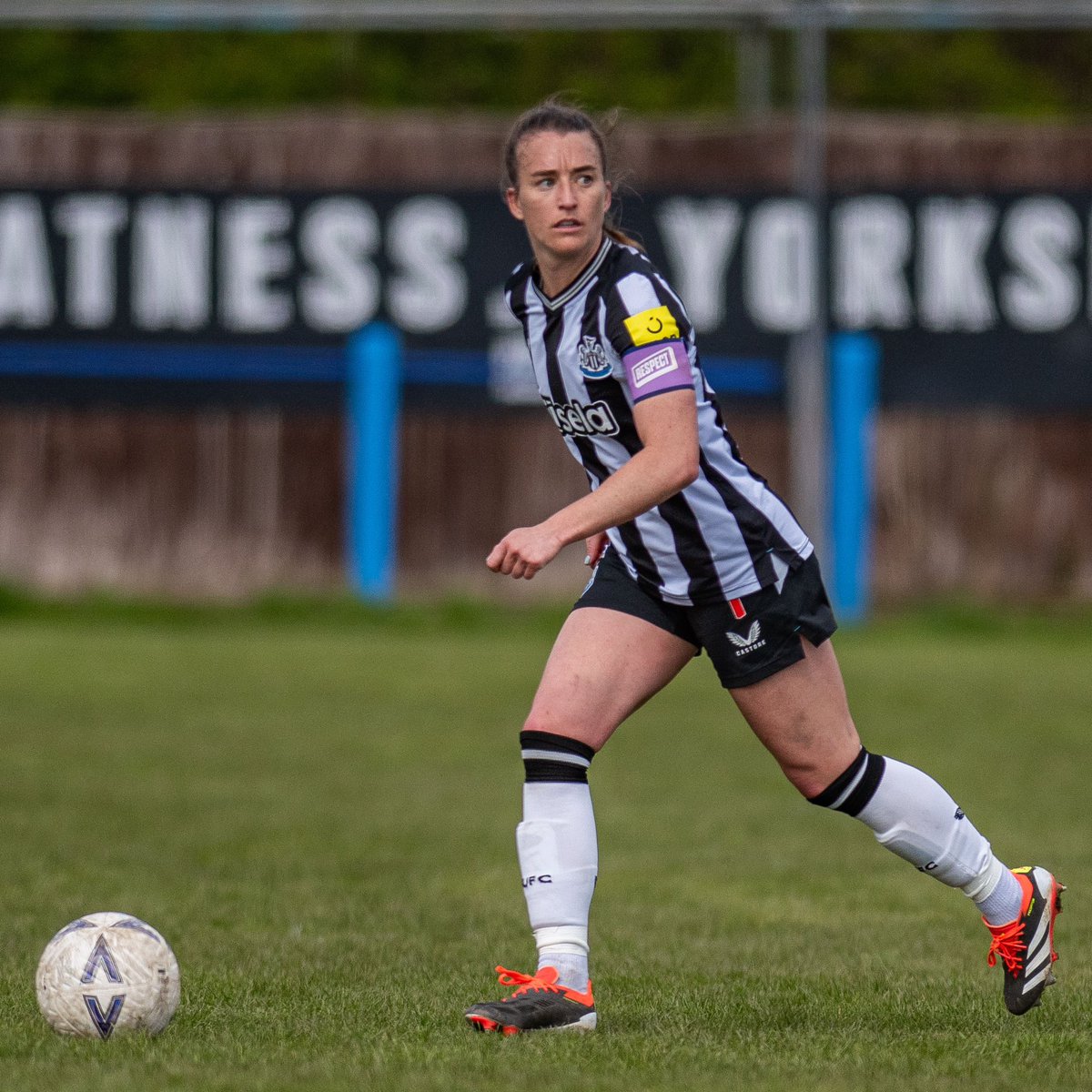 Tyneside_NUWFC's tweet photo. 📸HOWAY THE LASSES! 🥇🏆🖤🤍

📸 @Bartle_5 @Tylerldodds @akstobbs @Charl23Potts 

#HowayTheLasses #Champions #UnitedAsOne 🏴🏳️ https://t.co/RmouLu9NNb