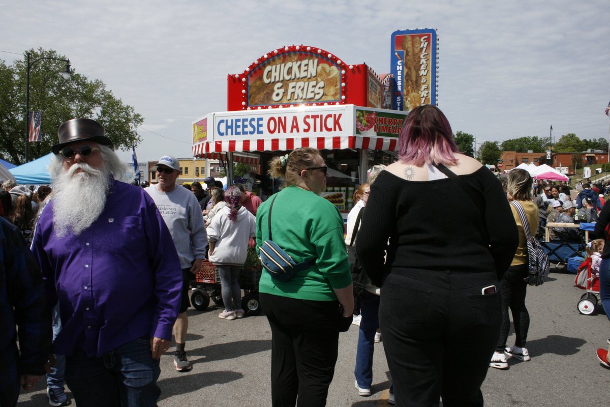 felix_clary's tweet image. The Herbal Affair and Festival in downtown Sandsprings last Sat. was lovely! The Happy Native Co. makes candles the owner is Cherokee, and she handcrafts all of the candle holders with concrete materials. They were stunning! #HerbalAffair #sandsprings #nativebusiness