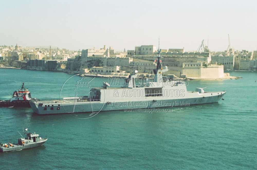 #MarineNationale (#FrenchNavy) #FS #LA_FAYETTE F 710 #entering #grandharbourmalta - 15.05.2003  - maltashipphotos.com - NO PHOTOS can be used or manipulated without our permission @FranceinMalta @MarineNationale