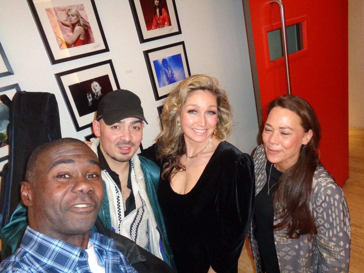 mikey mike@amsterdam@clubdauphine with singer-songwriter kelvin allison with singer-songwriter do and lady ling ling 
@ThisisDo 
@KLVN_Allison_ 
#amsterdam 
#singersongwriters 
#ladylingling 
#kelvinallison 
#do 
#clubdauphine 
#nicevoices 
#maylinglew