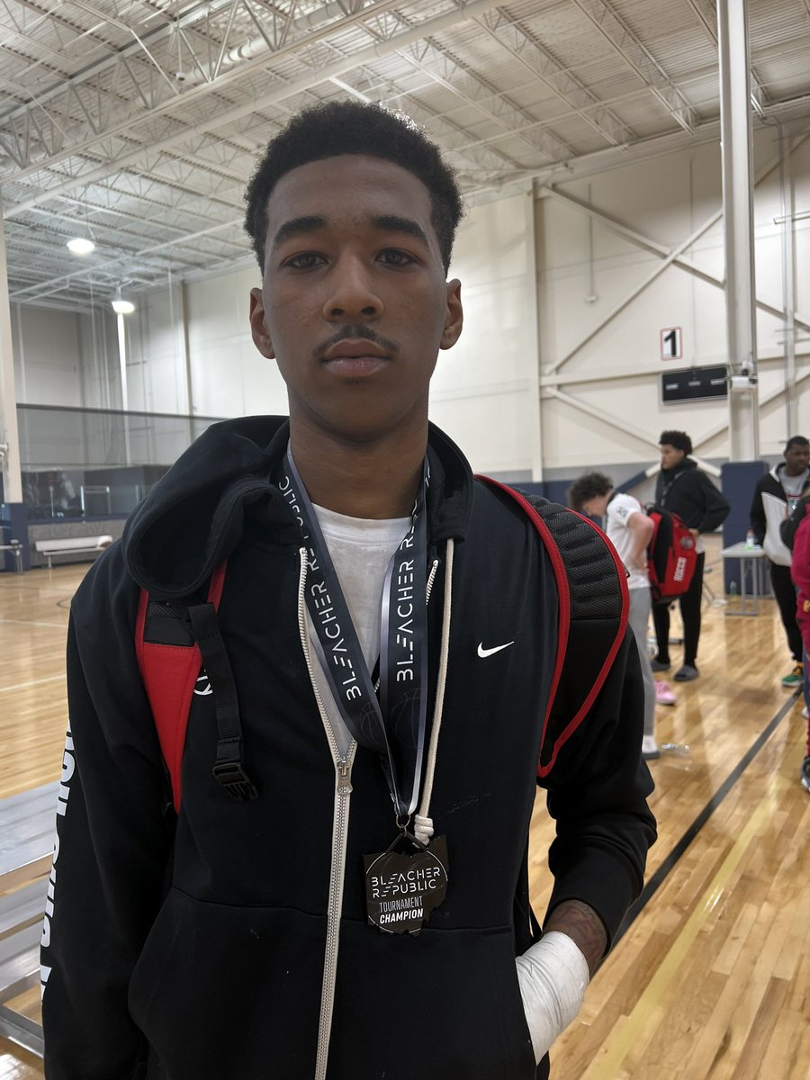 2027 G Deon Johnson was stellar at the Buckeye Classic x Nike Cup. 

Playing with an injured hand, Johnson didn’t score a lot, but he played at an elite level on defense using his quickness and length. 

Johnson also did a great job finding his teammates for easy points.