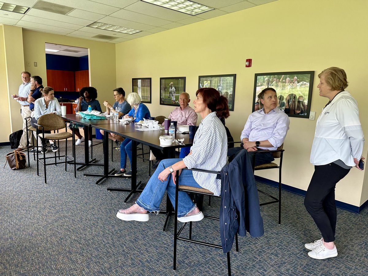 We had the honor of hosting some of our Royal Super Fans in the President's Box at the Sports Complex for an exhilarating match against Stetson University. Thank you to those who joined us! Together, Royals Rise! #QUeenCity #RoyalsRise #CLT