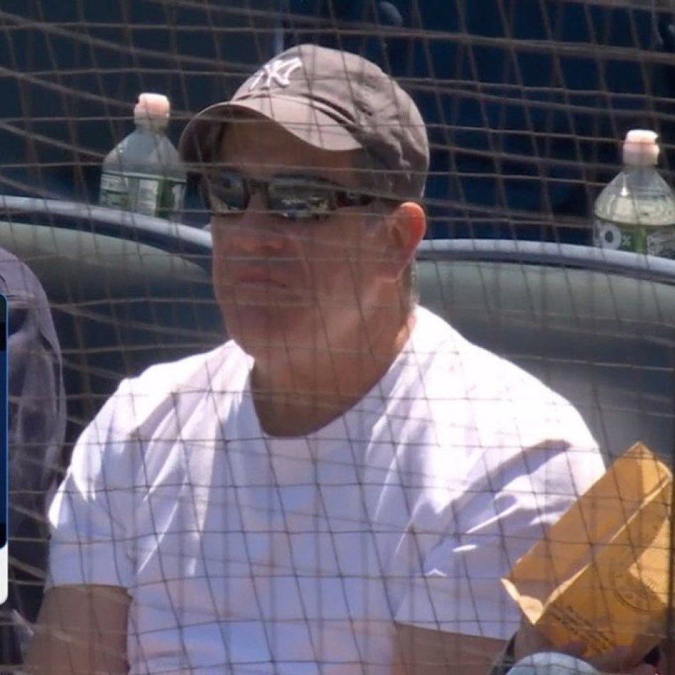 BUDDY CHANGED SHIRTS💀