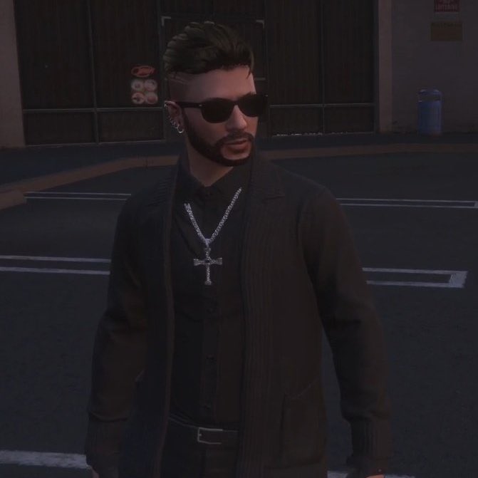 lvsauron's tweet photo. El glow up de toni antes era guapo pero ahora grita sexo https://t.co/DN2gCUl0O3
