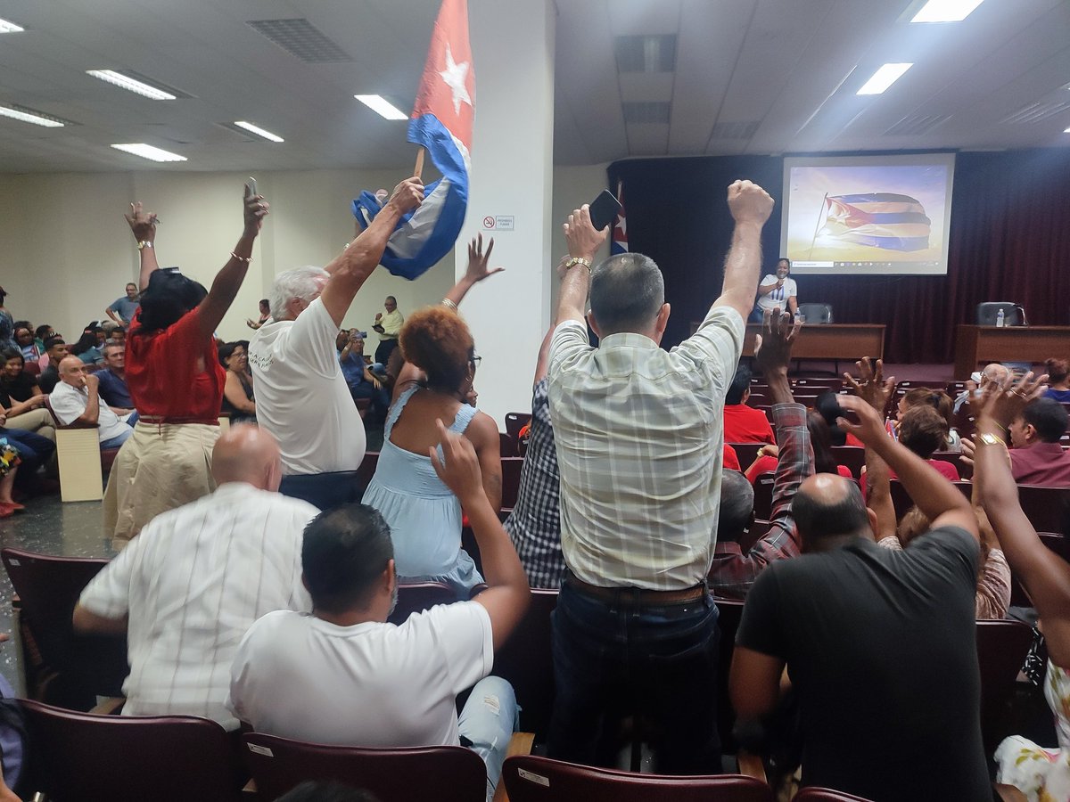 Sindicato Nacional de los Trabajadores de la Administración Pública celebran plenaria, listo y motivados a celebrar el 1ro de Mayo @MINCEX_CUBA @sindicatoMinrex @MEP_CUBA @Minjus_Cuba @FGR_Cuba @MichCreative @GecomexCuba