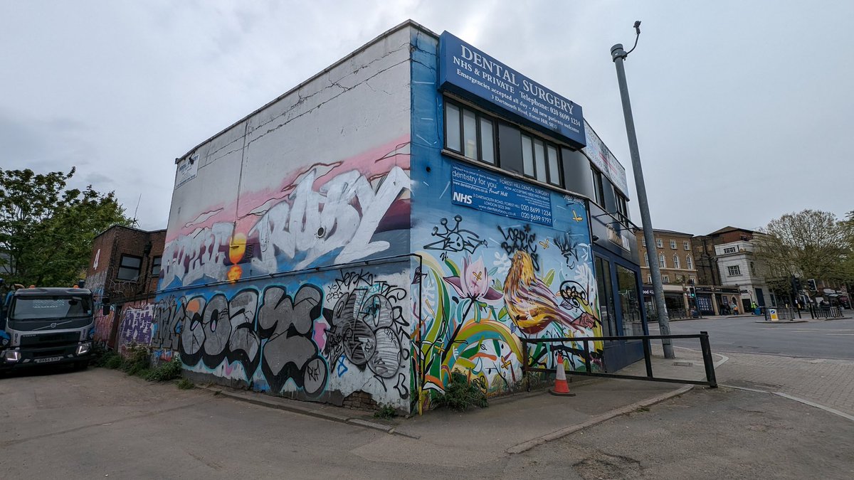 Wallart 
Some nice work around there. 
This was the first time I've been to Forrest Hill and I did like it.
#London 
#Referenceimages 
#ForrestHill