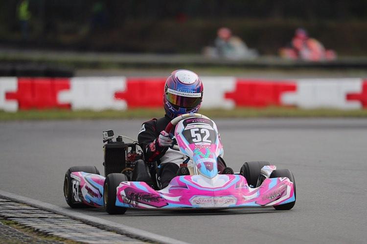 LA VIE EN PINK🩷🎀 

---------

#racing #womeninmotorsport #wheelsisters #racegirl #motorsport #girlpower #driver #petrolhead #womaninmotorsport #kart #karting #kartinglife #motorsports #gokarting #f1 #girlracer