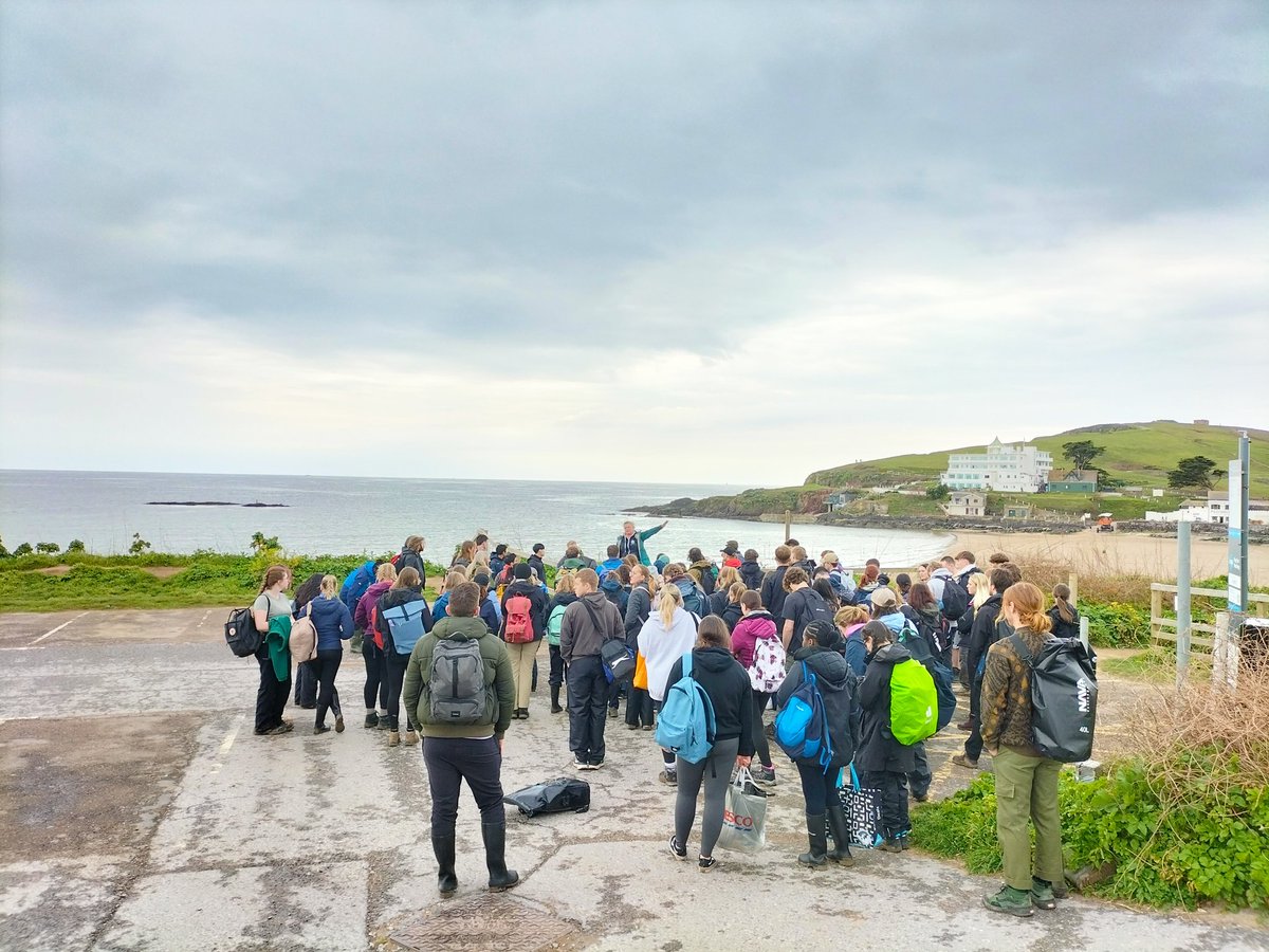 What better for #EarthDay2024 than starting our first year @PlymUni marine biology field course exploring two beautiful sheltered SW sites. @MBERC_PlymUni @plymbiolmarsci #plymbio