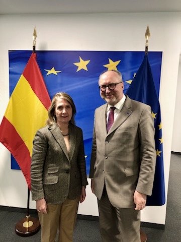 13 Jahre nach vielen gemeinsamen Meetings im Art. 36 Ausschuss im Rat in Brüssel war es mir eine große Freude, heute mit Aurora Mejia, der neuen Botschafterin Spaniens🇪🇸 in 🇦🇹, über Geopolitik, die Europapolitik Spaniens und 🇪🇸🇦🇹🇪🇺Beziehungen zu sprechen, diesmal im Haus der EU🇪🇺