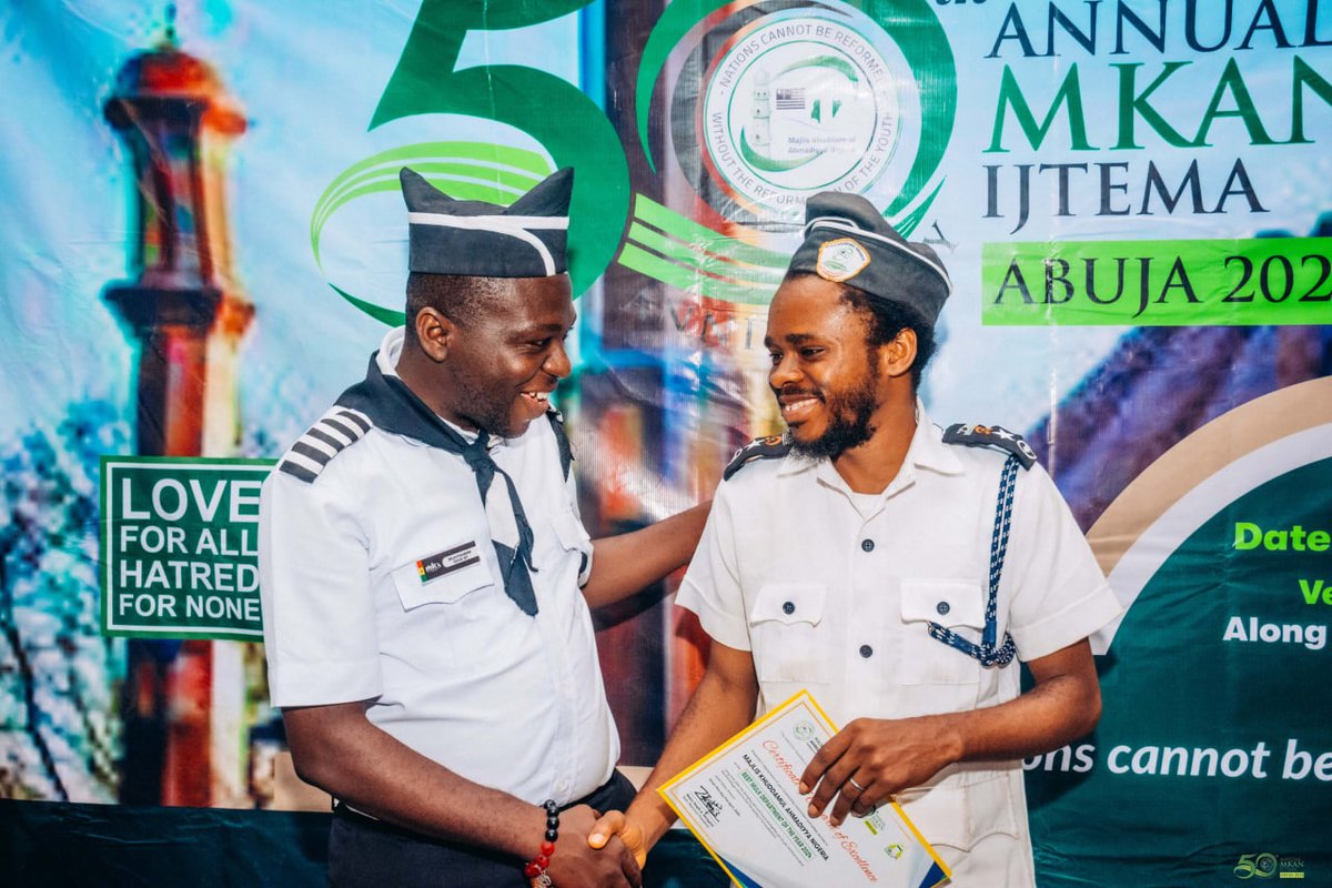 As captured: 
The Solid Team Heads Behind the Publications. 

Muhtamim Isha'at Nigeria🇳🇬, Muhtamim Isha'at Ghana 🇬🇭 in a shot with Sadr MKA Nigeria 🇳🇬 and Naib Sadr MKA Nigeria🇳🇬

#mkaghana 
#MKANIjtema 
#AhmadiYouth #TrueIslam #Ahmadiyya 
#MKANIjtemaat50