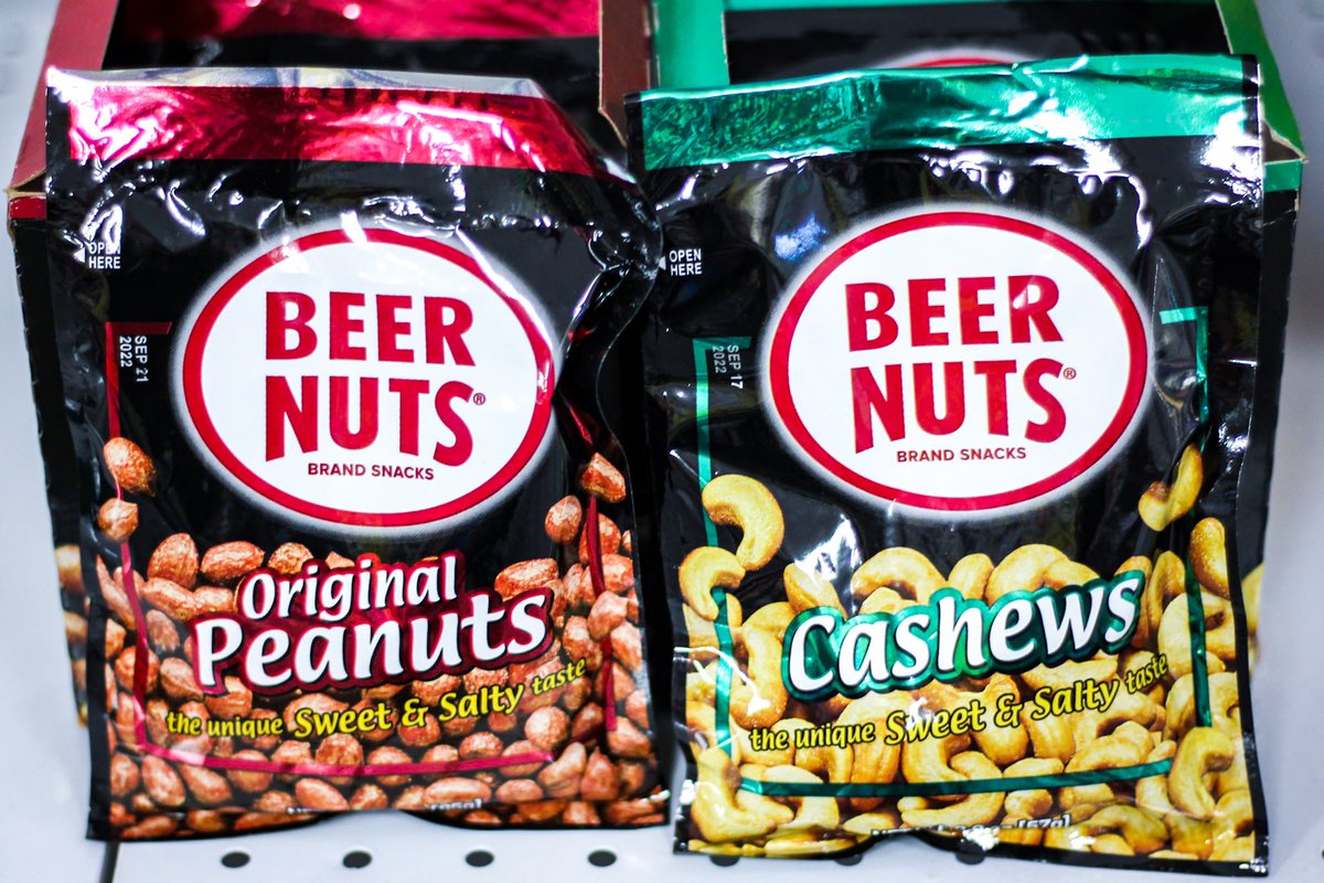 What’s your choice today?? 
Original Peanuts 🥜 or Cashews 

Comment bellow ⬇️

#BeerNuts #originalpeanuts #cashews #snacktime #energy #nuts #fremontmarket #downtownlasvegas #foodie