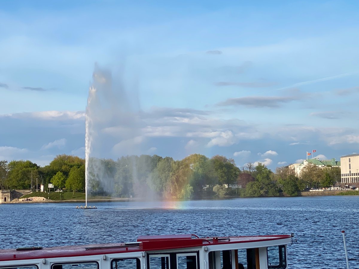 In Hamburg they make their own rainbows. 🌈
