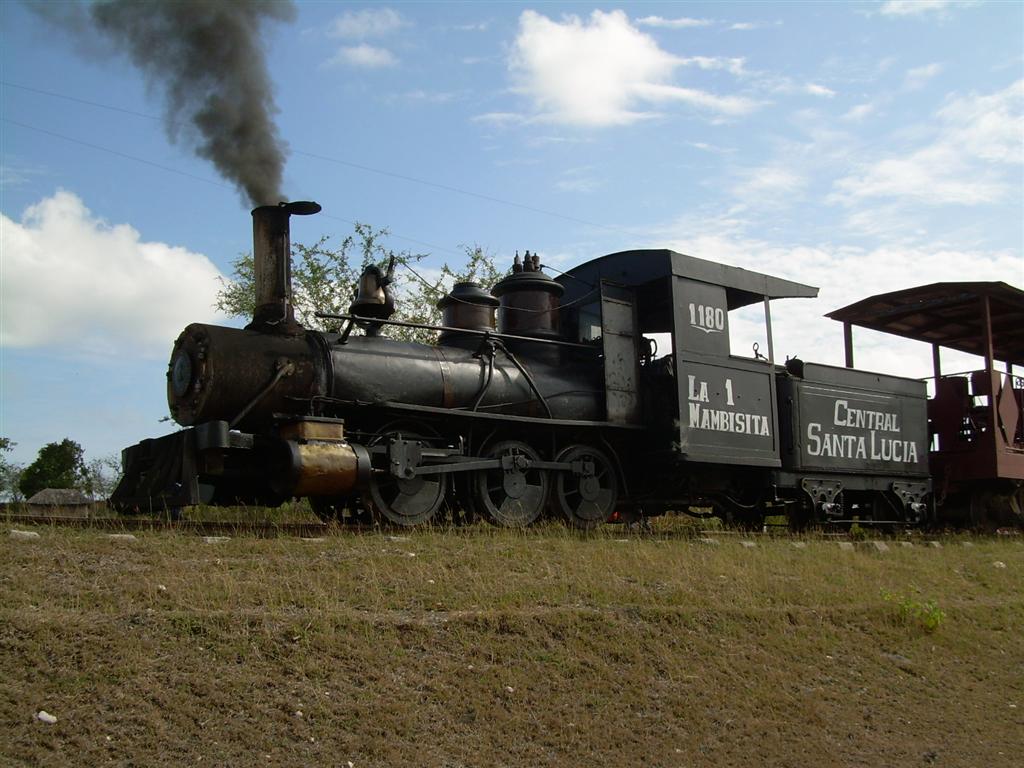La locomotora No. 1, de #Holguin #Cuba adquirida por el central #Azucareros "Santa Lucía" en 1882, renumerada en 1974 con el No. 1180, pero más conocida por todos como "La Mambisita" fue reconocida en el acto nacional de Conservación y Restauración. #CubaEsCultura
