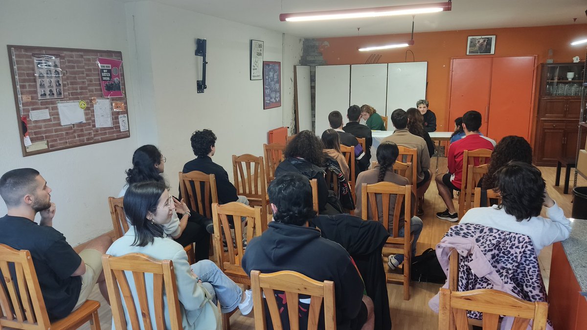 Comezan as xornadas de formación de @erguergaliza no centro social @ATroita, coa intervención de Iria Carreira sobre movementos de liberación nacional e de clase