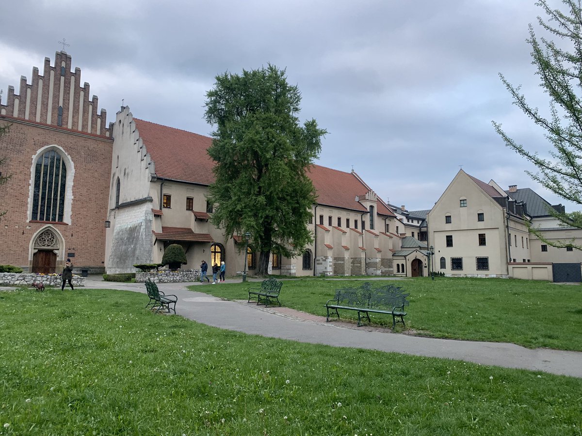 I’ve only been in Kraków a couple of hours and I am obsessed 😍 😍 What a beautiful city!