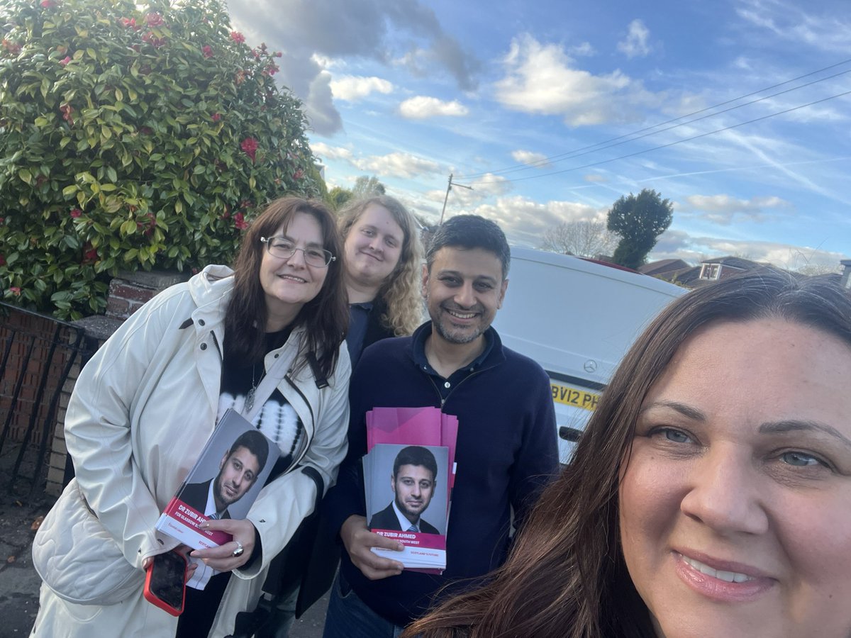 Lots of smiles on the doors tonight with the team out supporting @zubirahmed ! Sunshine, springtime and change in the air!! Bring on that general election 🌹