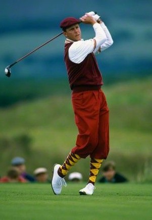 TheGolfDivoTee's tweet photo. The elegant swing and elegant attire of the legendary Payne Stewart - https://t.co/wtbm2d8Jj6