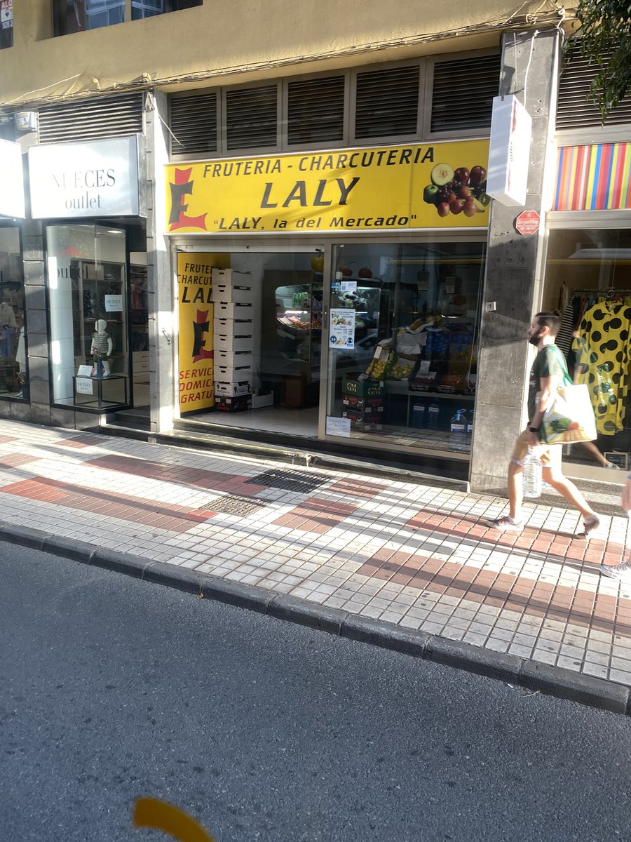 alvarorecco's tweet photo. Literalmente,
Literalmente la ex de @rickyedit 
“La del mercado” https://t.co/rd8aiM8vVx
