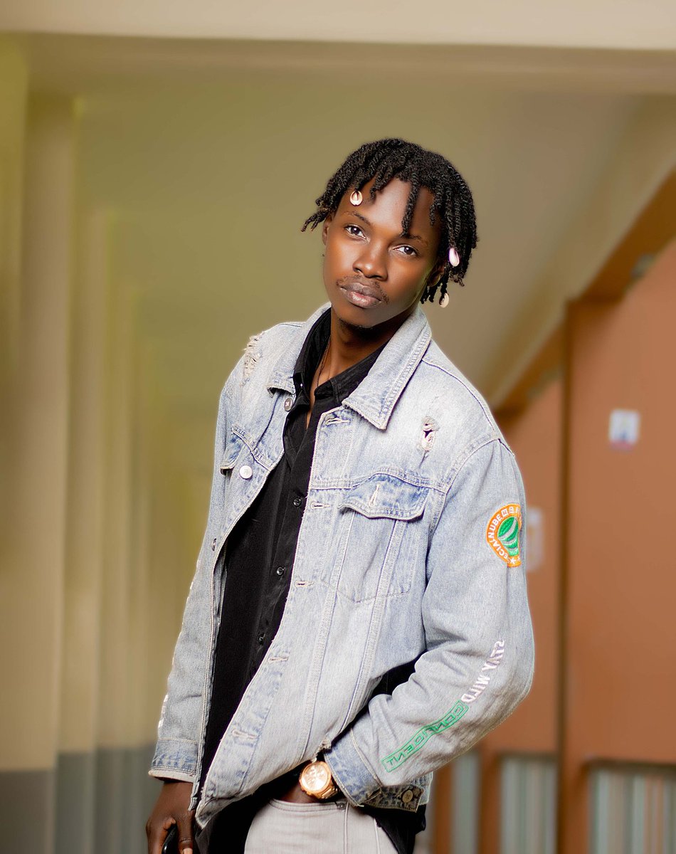 MultiStyle_P's tweet photo. 😍📸 Mr @spencer_shot_it 🤝🤝#azawi #uganda #fik_fameika #Apass #vyroota #chameleon #karolkasita🔥#bebecool #alienskinug #kampala #sheebahkarungi #spicedianauganda #bobiwine #DaddyAndre #vinka #winnieNwagi #NinaRose #RechRey #Avapeace #Guvnor #lydiajazmine #rema #Eddykenzo #mudra https://t.co/AV80OLoO0A