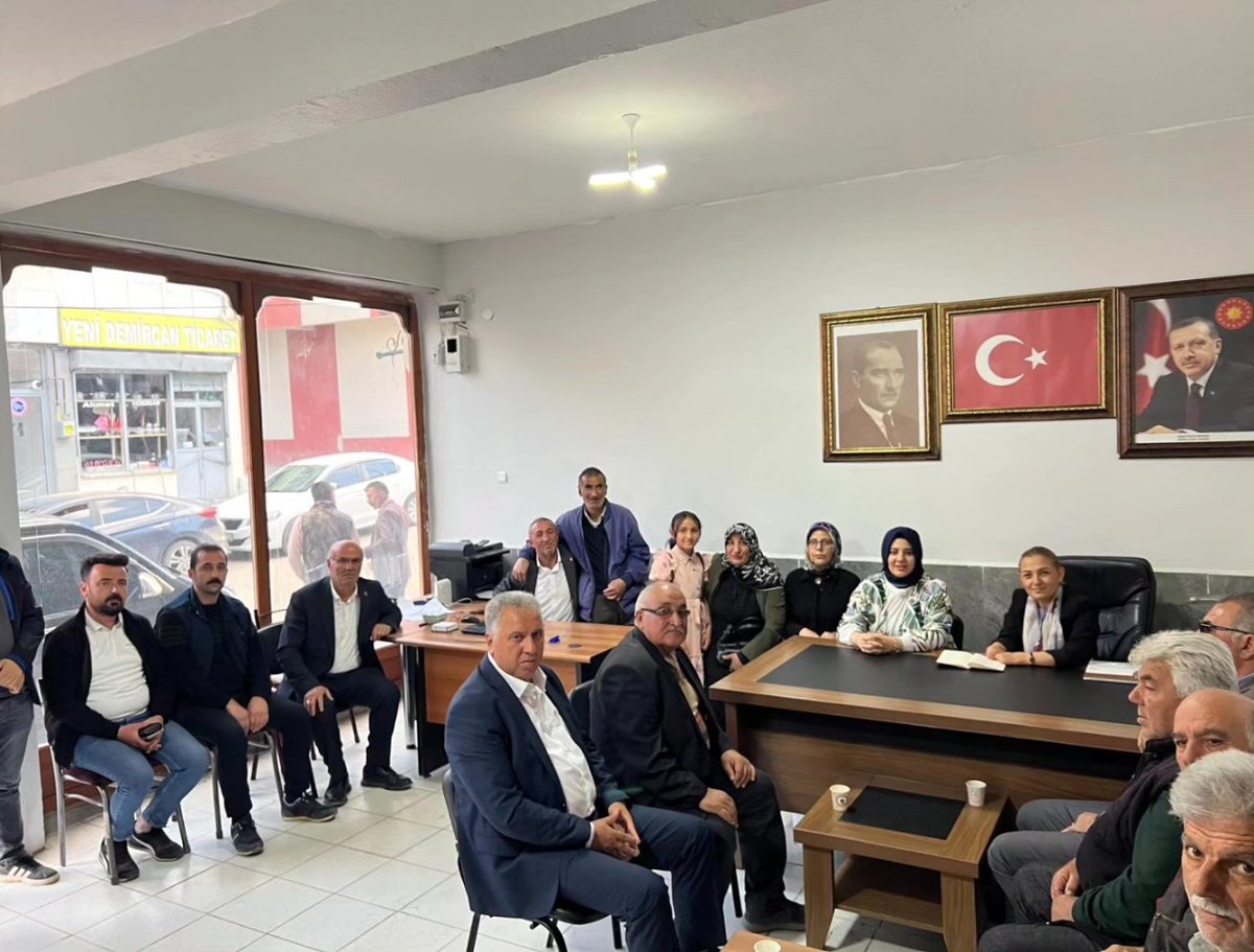 Erzurum Milletvekilimiz @avfatmaoncu ile Olur ilçe Teşkilatımızı ziyaret ederek istişare toplantısı gerçekleştirdik. Toplantımız hayırlara vesile olsun.