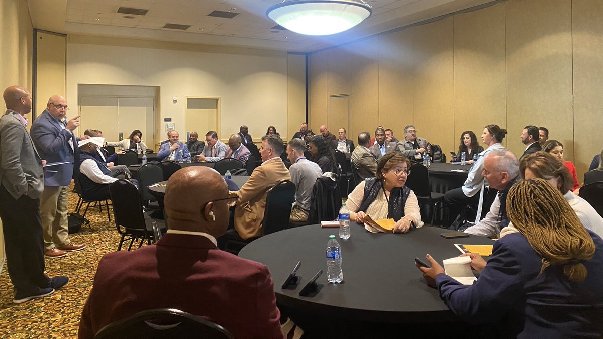 NACDA's tweet photo. 🗣️ Divisional Hot Topic sessions = #realtalk about what’s going on in The Chair 🪑 #SpringSymposium24 https://t.co/LI7KfPHM2k