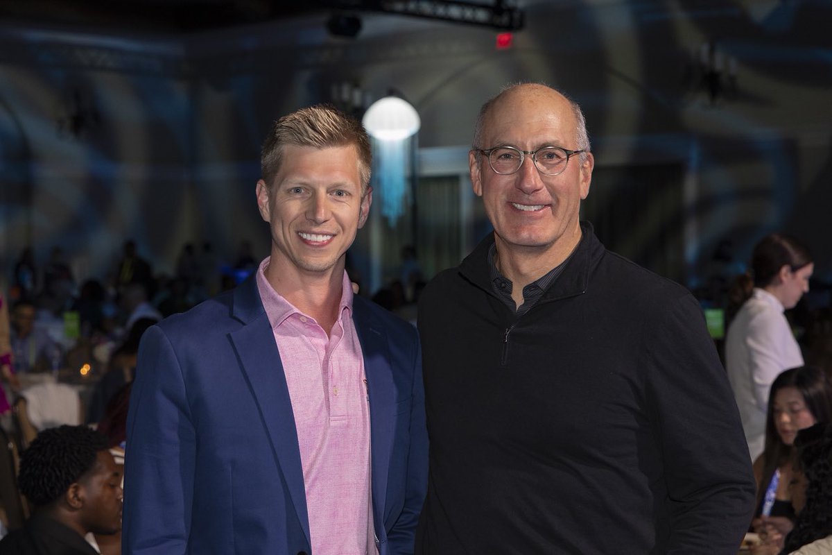 LorenMiller2004's tweet photo. Incredible few days at Summit!!  We even had a special appearance by our CEO!  @ATT https://t.co/ptCjq2eTgb