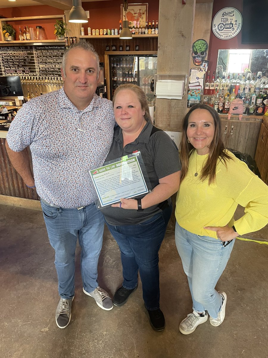 This amazing Chilihead, Mindy, truly is changing lives in her restaurant. Recently she helped save the life of one of her team members by performing CPR on them. It was an honor to be a part of recognizing her for it! 🌶️❤️@Captn_Awesome8 @rmason0511 @train3rgirl