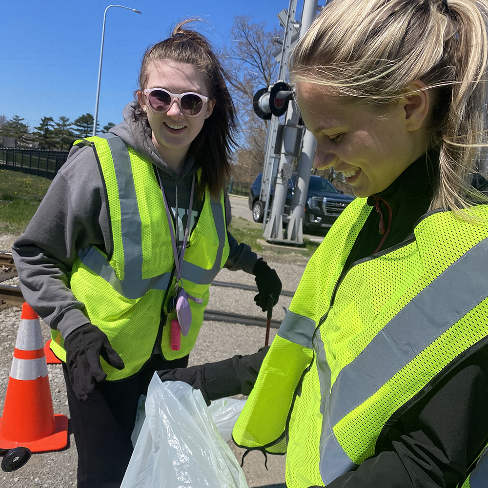 🌍✨ Big shoutout to the Muskegon Rotaract students and staff for joining the Adopt-A-Highway cleanup! Together, they’re making a huge difference in keeping our highways clean and safe. Great teamwork, everyone! 🚮🌿 #CommunityService #HighwayCleanup #TeamWork #MakingADifference