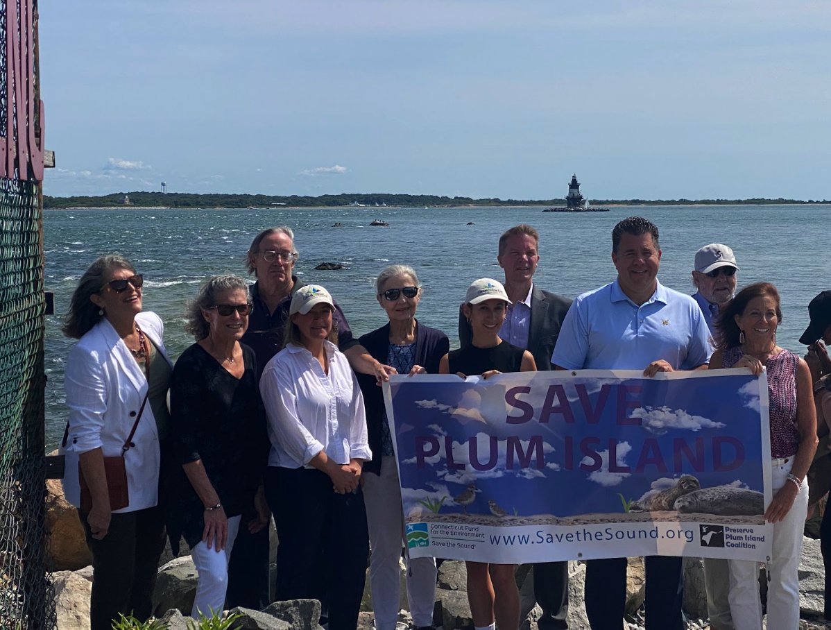 Happy #EarthDay! Proud to represent #SuffolkCounty and fight like hell to preserve our environment and way of life. #NY01 

From protecting Plum Island to securing $40 million for the Sound, I'm honored to work on your behalf. #LongIsland