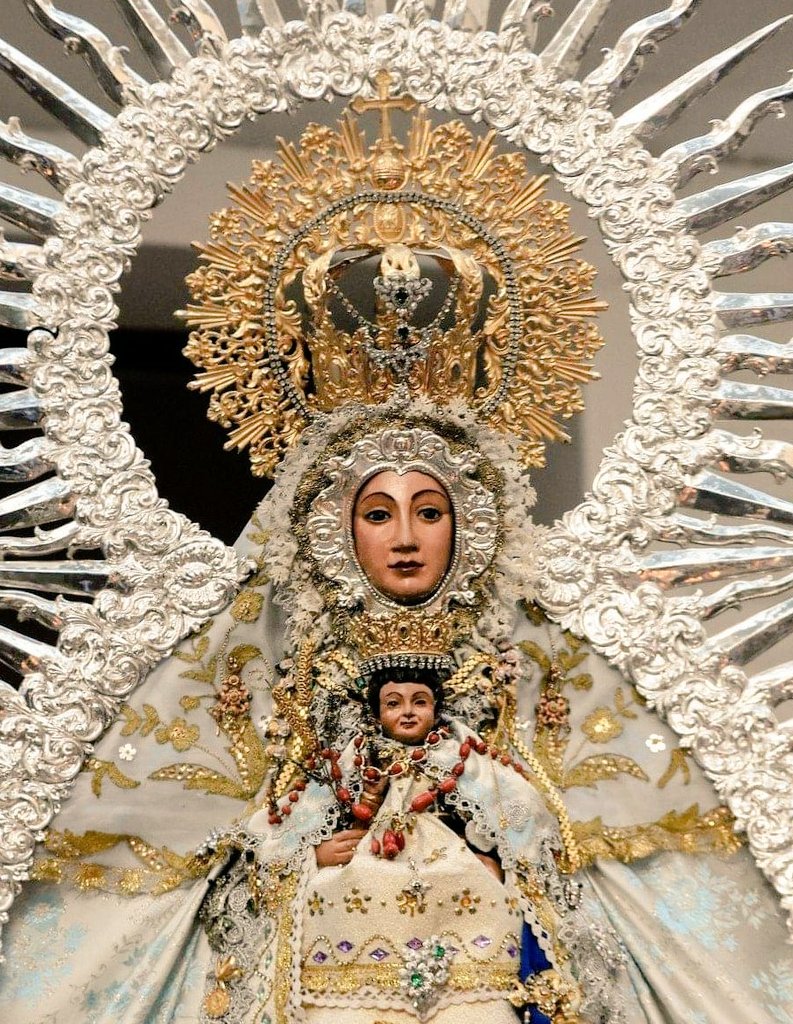 @PasyEsp @LuisAlonsoMigue @neofm_es La que entre juncos fue hallada, nuestra Virgen del Juncal y por supuesto la Reina de Todos los Santos.