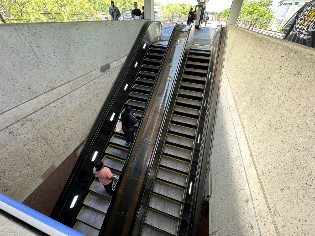 Don’t know when it happened, but the screeching escalator at Ft Totten leading to the red line platform has been silenced! Thanks <a href="/wmata/">Metro Forward</a>!