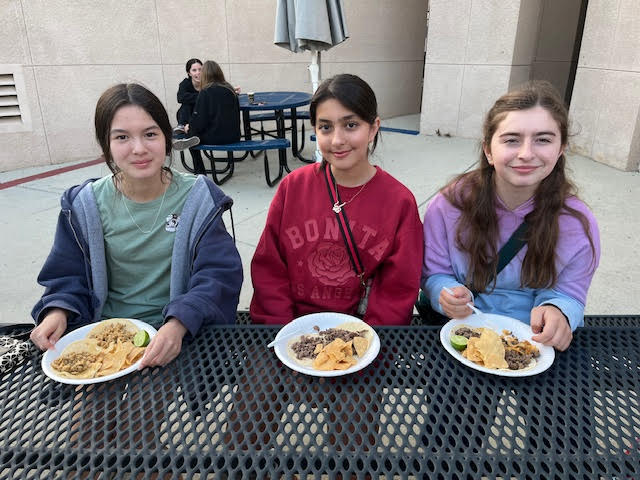 AEWrightMS's tweet photo. 7th & 8th graders enjoyed their Friday Night Fiesta! #aewms #lvusd https://t.co/dPrGedzLIU