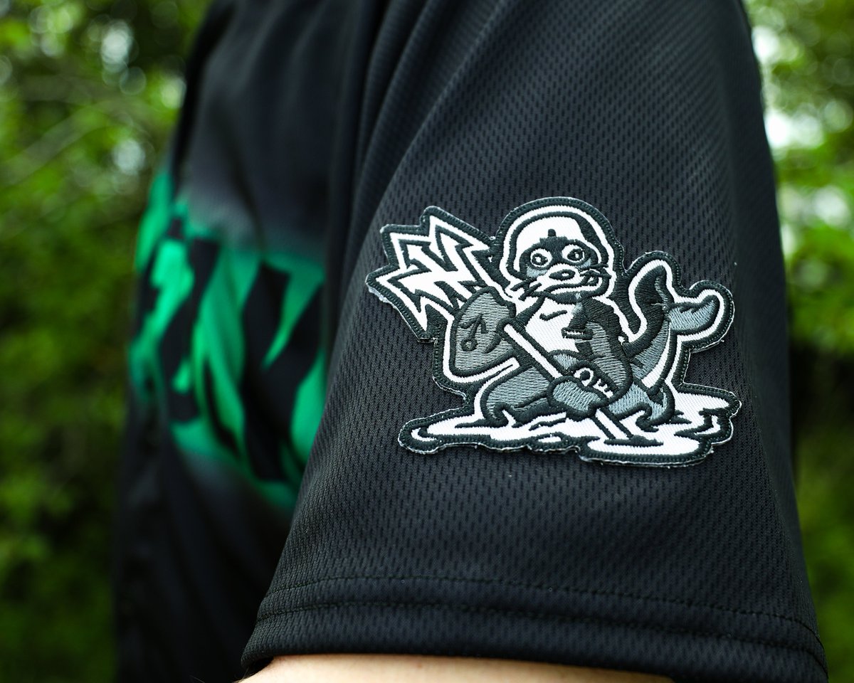 NorfolkTides's tweet photo. Introducing our 'Tribute to Special Warfare' uniforms ⚫️🟢
This Saturday, April 27th, we will wear these special hats and jerseys to honor local Special Warfare Operators which will benefit related charities.

https://t.co/nSpIsdVx9H https://t.co/lJxFrwdkNj