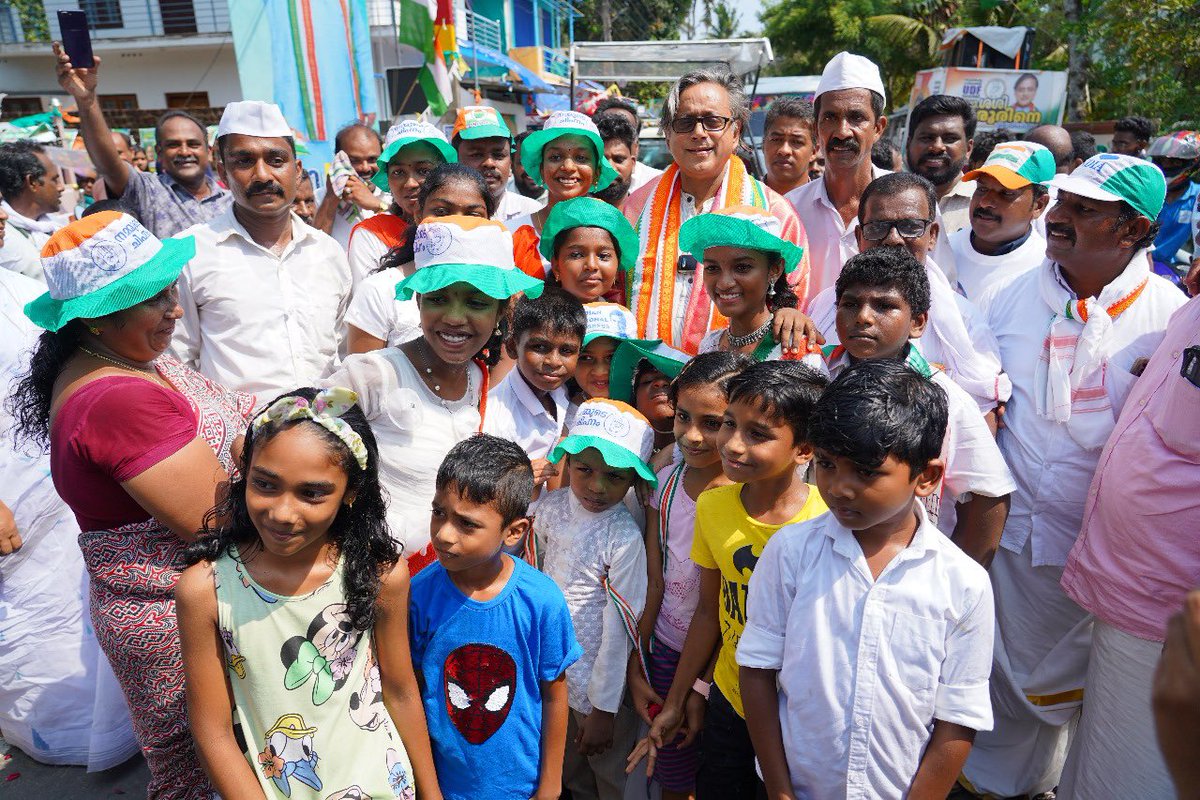 Was happy to join in an impromptu dance with a gathering of young supporters who had congregated to cheer the paryadanam as it crossed Pozhiyoor. Even as some in power seek to trample on our democratic heritage, the infectious energy and enthusiasm of these volunteers is a