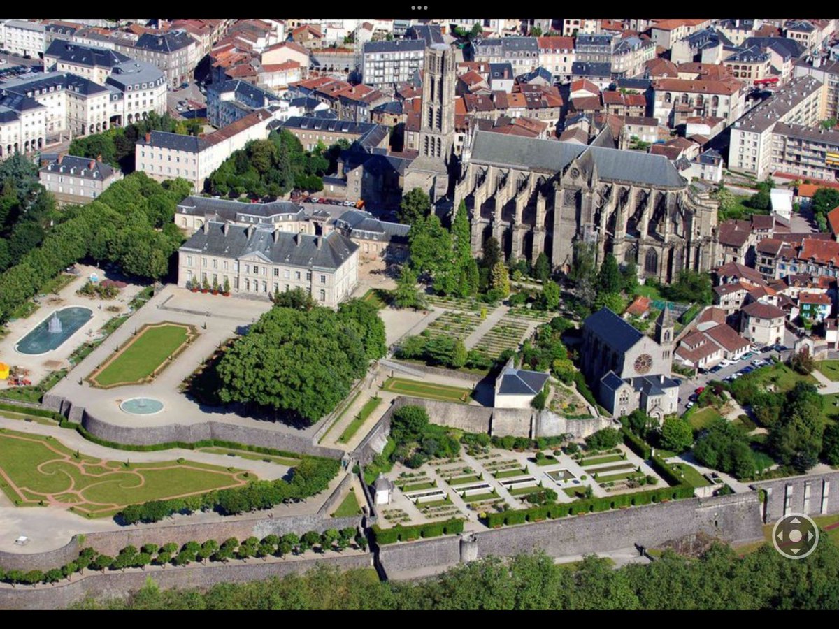 #Limoges la Cathédrale et les jardins de l’évêché