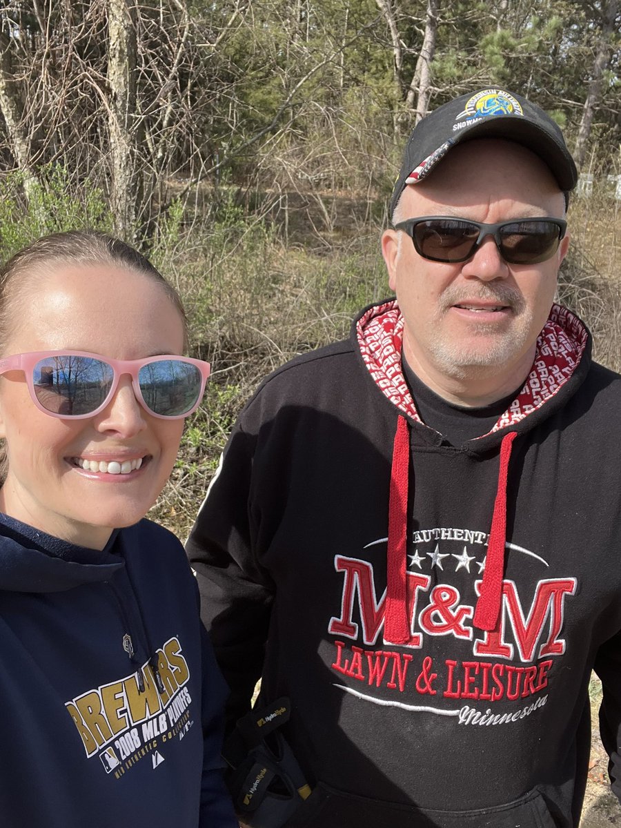 StaceyforWI's tweet image. Happy Earth Day! Spent the morning with Jason Guthrie and other Sparta residents cleaning up the Elroy-Sparta State Trail! Looking forward to biking there this summer!