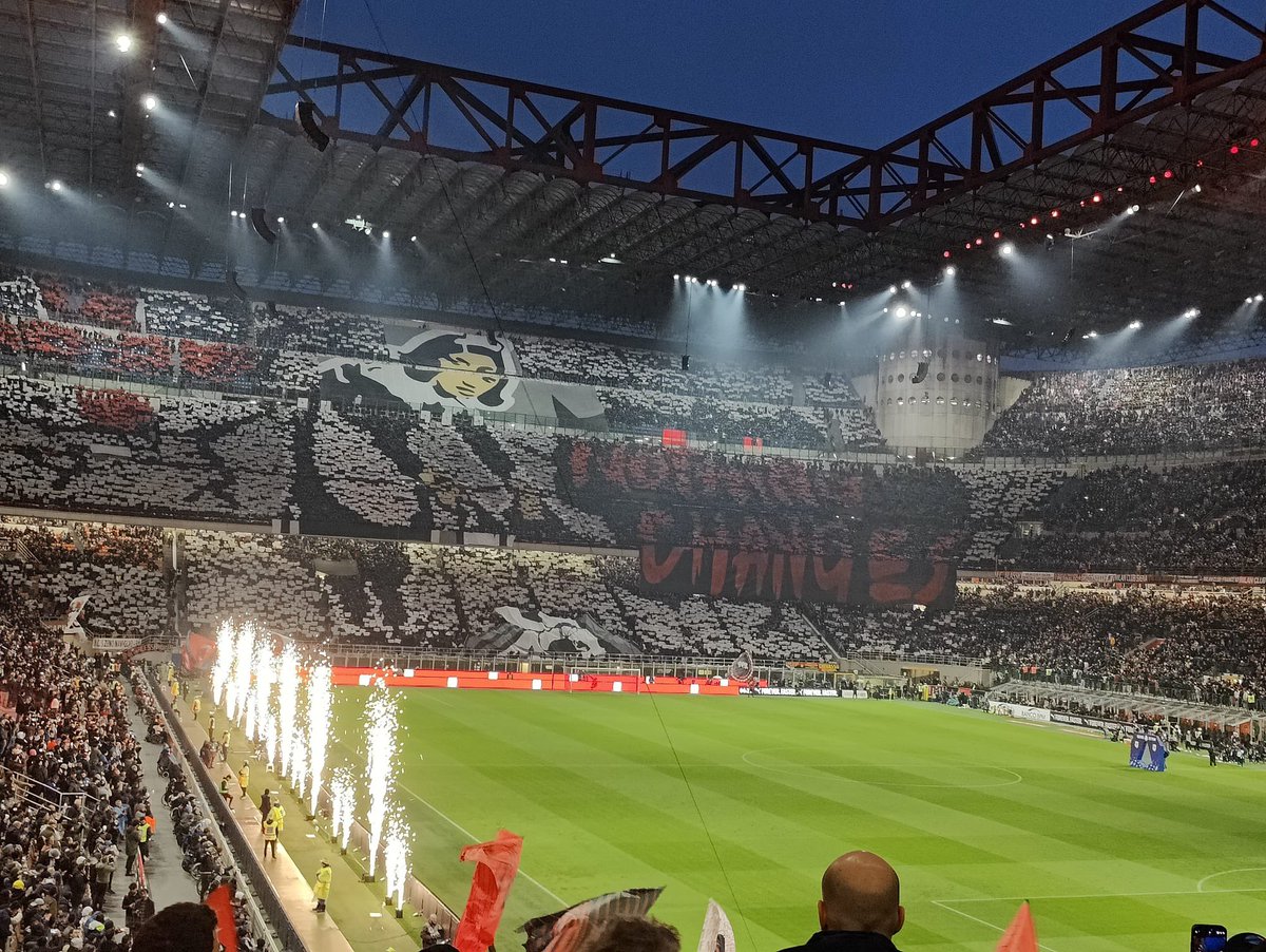 Tonight’s display from Curva 💥