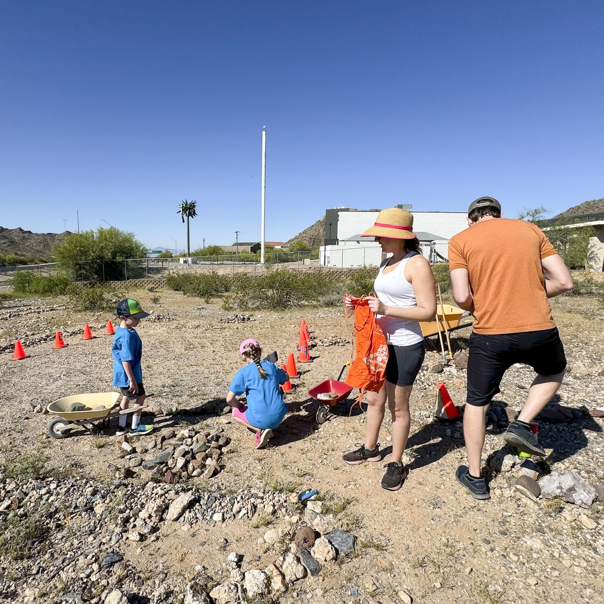 pvschools's tweet photo. Mercury Mine Elementary School held its Desert Clean-Up Day this past Saturday ahead of #EarthDay. Thank you to everyone who pitched in to help beautify the school's Desert Education Area! These inspiring efforts embody the spirit of Earth Day and the #PVCommunity! #PVSchools https://t.co/ZJIe2iZqM2