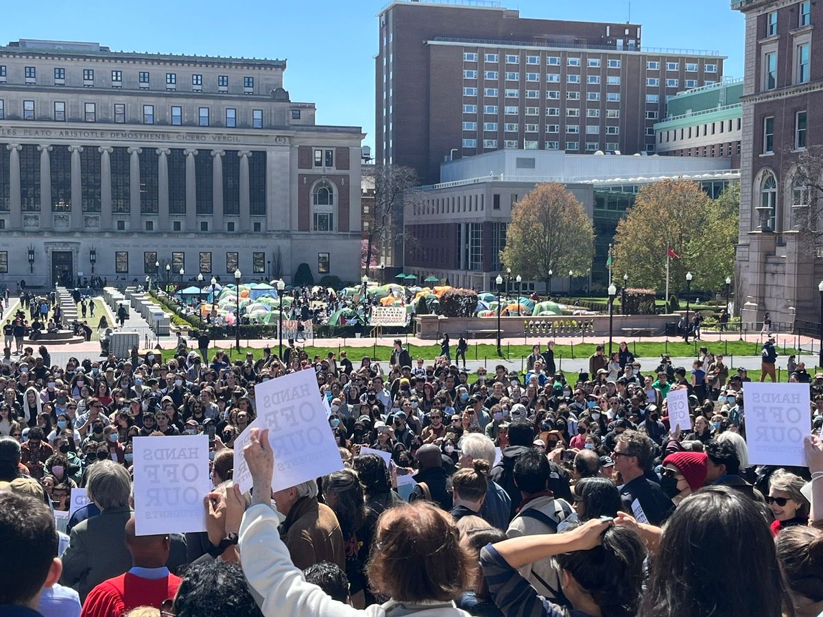 BREAKING: Protest of Israel's mass killing of civilians in Gaza is growing rapidly at universities around the US. Hundreds of professors at Columbia in NYC right now are outside supporting their own students who are demanding the university divest from Israel.

Powerful.👊🙏⬇️