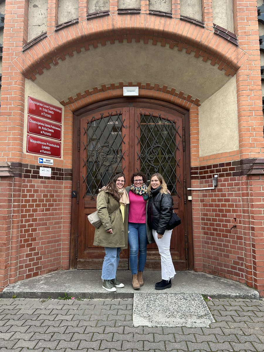 pmariagrao's tweet photo. Esta semana dos de nuestras profesoras están realizando un proyecto Erasmus + de docencia financiado por la UE en Poznan, Polonia. https://t.co/sE9ROETosc