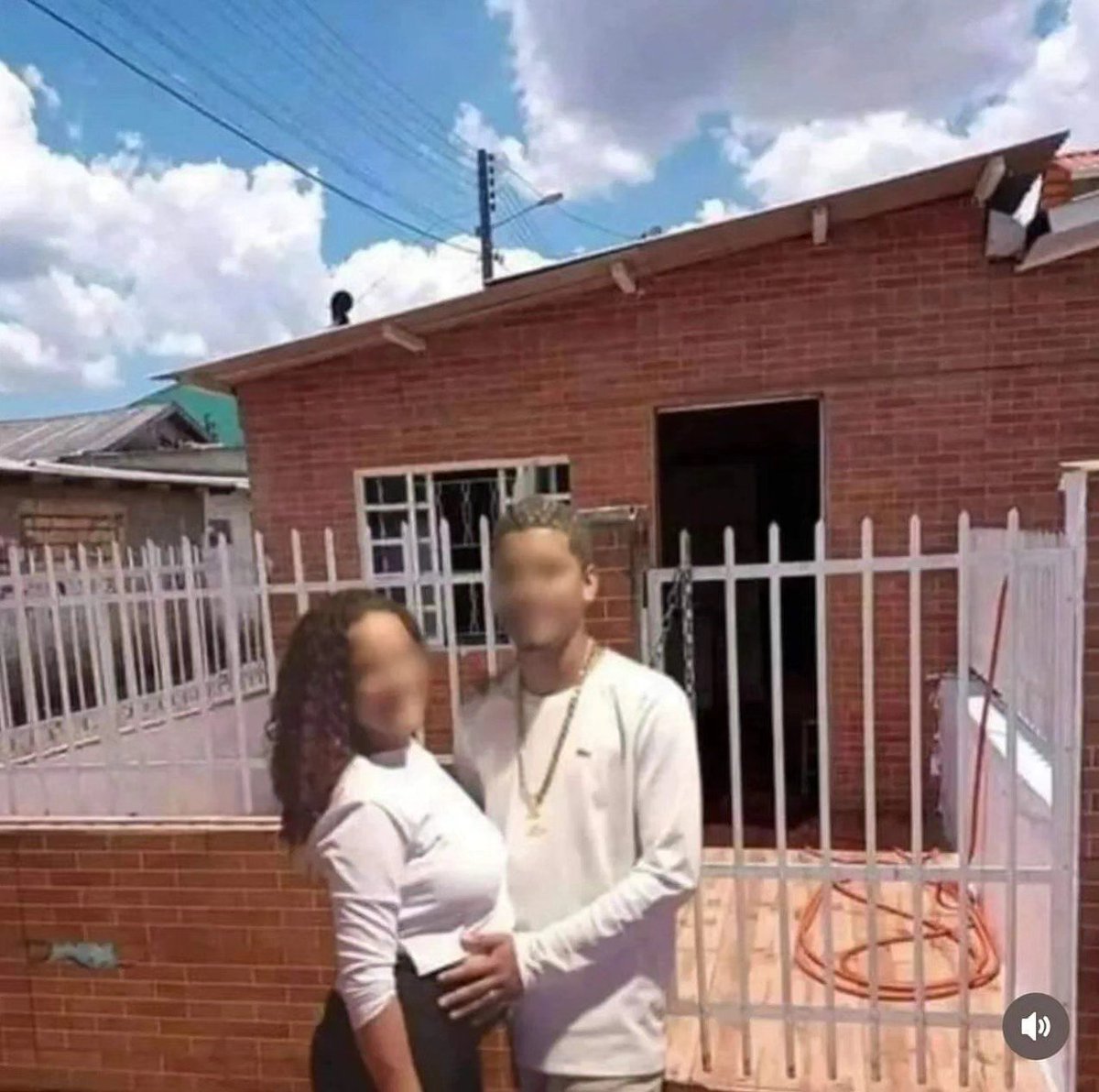 “Passei 4 anos namorando e sempre minha ex pedia pra eu comprar uma casa e eu comecei a estranhar a pressa dela, eu recebo bem até hoje, trabalho no msm lugar ate hj, aí usei a inteligência, aluguei uma casa e disse a ela que comprei, com 1 ano depois (casados) ela terminou