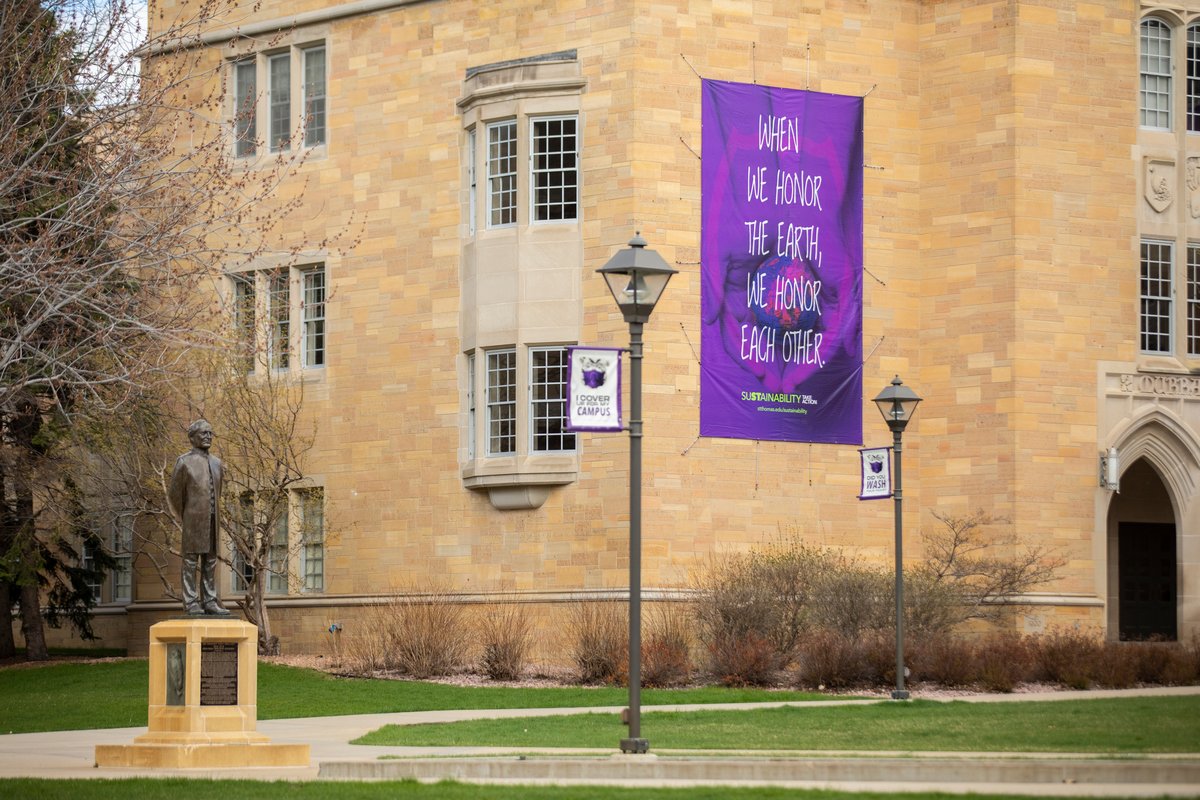 TommieAlumni's tweet photo. Happy Earth Day! 🌎 Let's celebrate the beauty of our planet and all the amazing gifts it gives us every day. Take a moment to connect with nature, plant a tree or join a clean-up event in your community. #EarthDay https://t.co/863nC7RaNa
