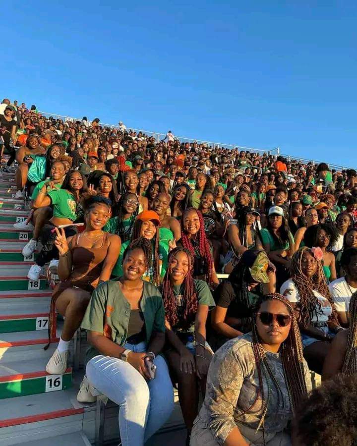 As a guy can you walk pass here confidently?
😂😂😂😂😂