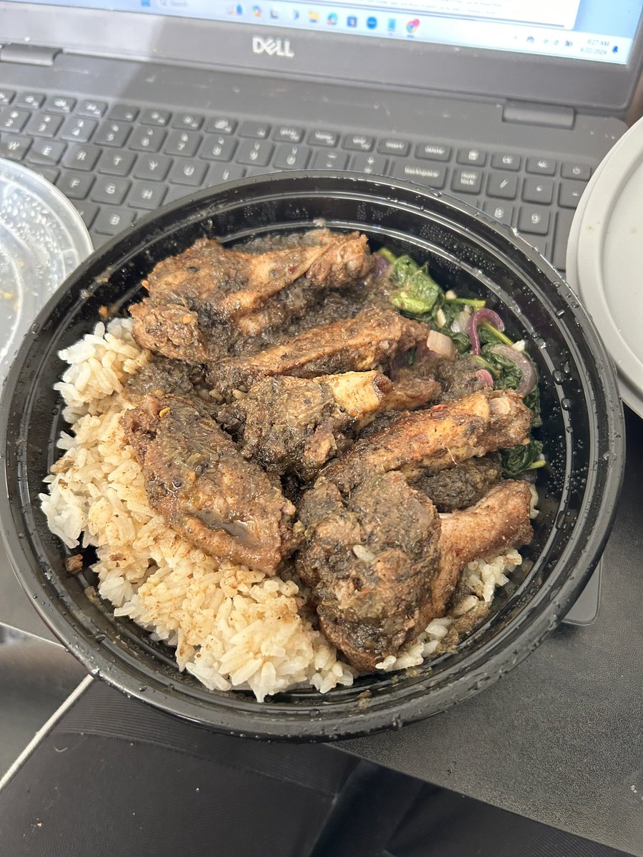 CannonBeats215's tweet photo. Honey Jerk Chicken, Spinach, Rice. Should I add this to the menu? I ainโt gonna lie I snapped on these ๐ฅ #ChefCannon https://t.co/lg8mgRxhiB