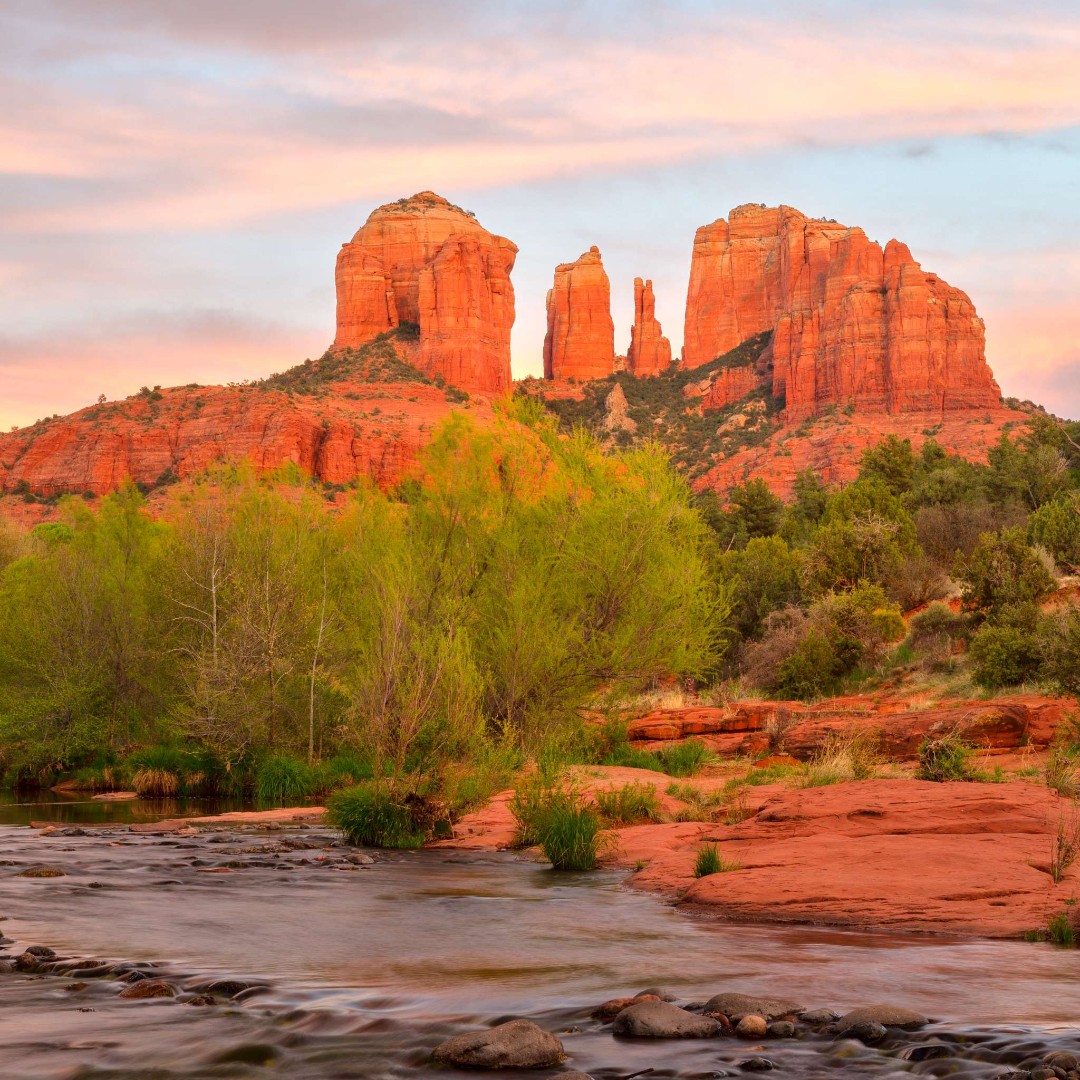 🌎✨ Happy Earth Day from Sedona, Arizona! ✨🌿 Today, we celebrate the beauty of our planet and the wonders of nature that surround us. From the stunning red rock formations to the lush forests, Sedona is a testament to Earth's magnificence. visitsedona.com