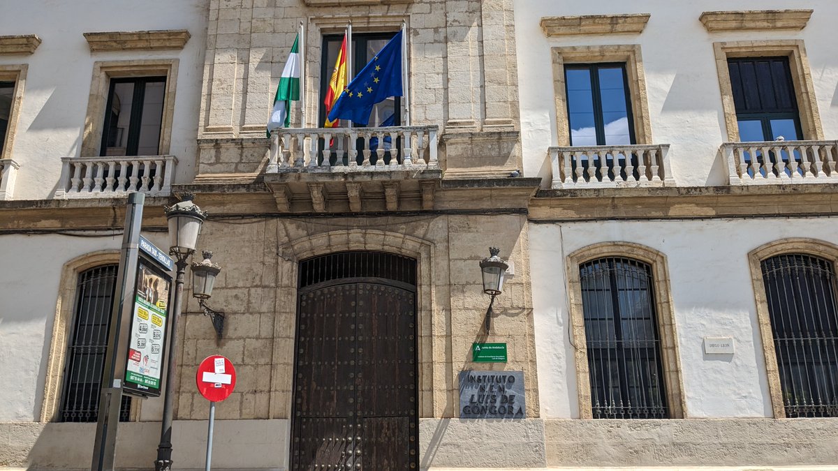 CaroleFerranti's tweet photo. Arrivée à l'IES Luis de Gongora à Cordoba, pour notre stage d'observation #perdir rendu possible grâce au programme Erasmus+. Un établissement magnifique, une équipe chaleureuse, dans une ville incroyable. Découverte du système éducatif espagnol. Jour 1. https://t.co/HCHfgndajc