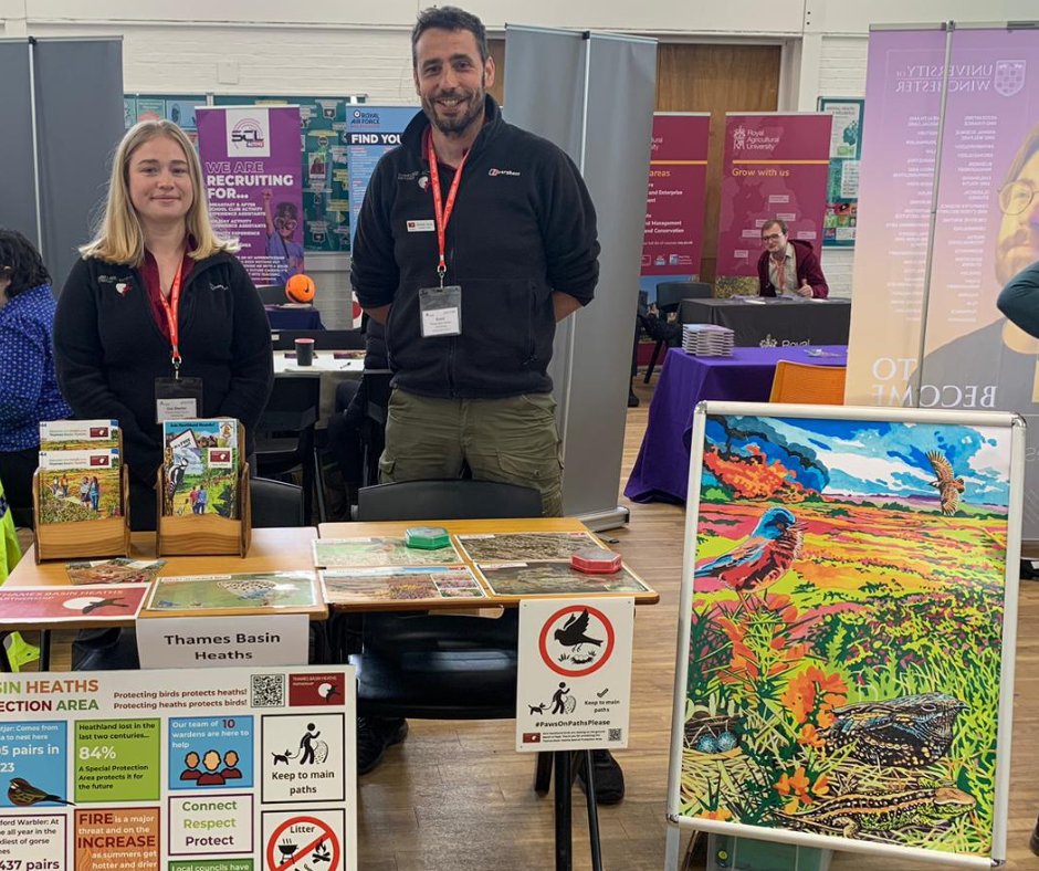 Today is #EarthDay
Who better to talk about careers in conservation than Education Officer Michael and Senior Warden Zoe who chatted to Merrist Wood College students at their career fair this morning!
#OurAmazingHeathlands #ThamesBasinHeaths #Nature #Wildlife #BetterWithNature