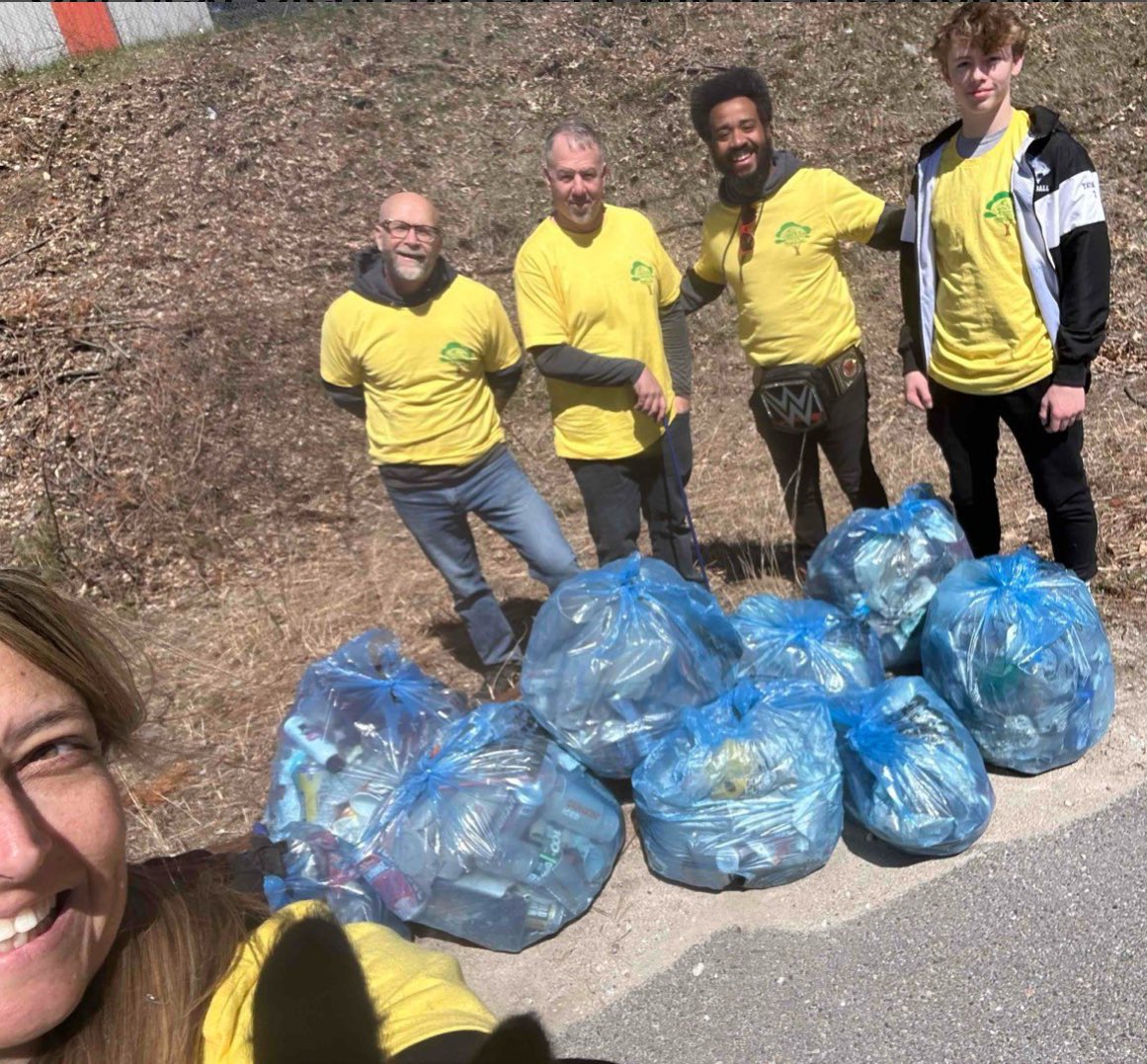 Happy Earth Day! 🌍🌍🌍 Today our volunteer team participated in Beautify Hooksett Day. Our Team worked along Hackett Hill Road. Looking good! @HooksettPD @HooksettFire #EarthDay2024 #NewHamphire